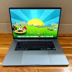 Apple MacBook Pro 16” 2019 TouchBar 2.4Ghz i9 32GB RAM 500GB SSD AMD RADEON PRO 5300M 4GB V-Ram