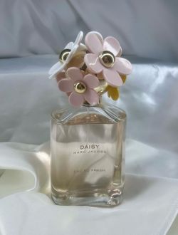 Daisy Eau So Fresh Eau de Toilette Perfume. 4.2oz.