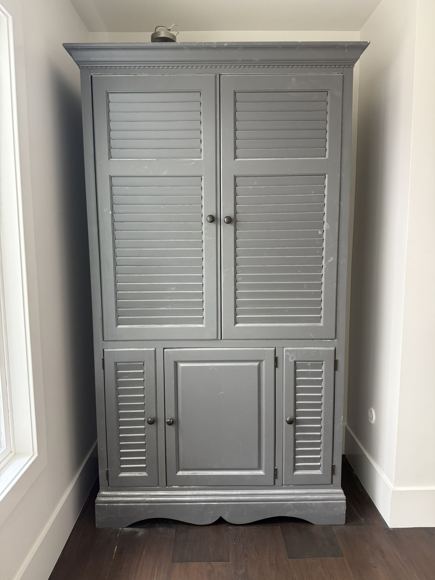 Armoire Cabinet