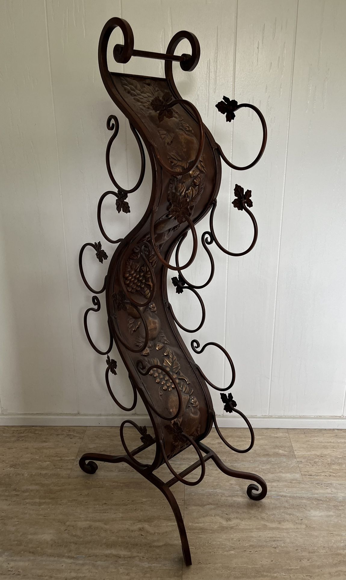 Gold Metal 12-Bottle Freestanding Wine Rack