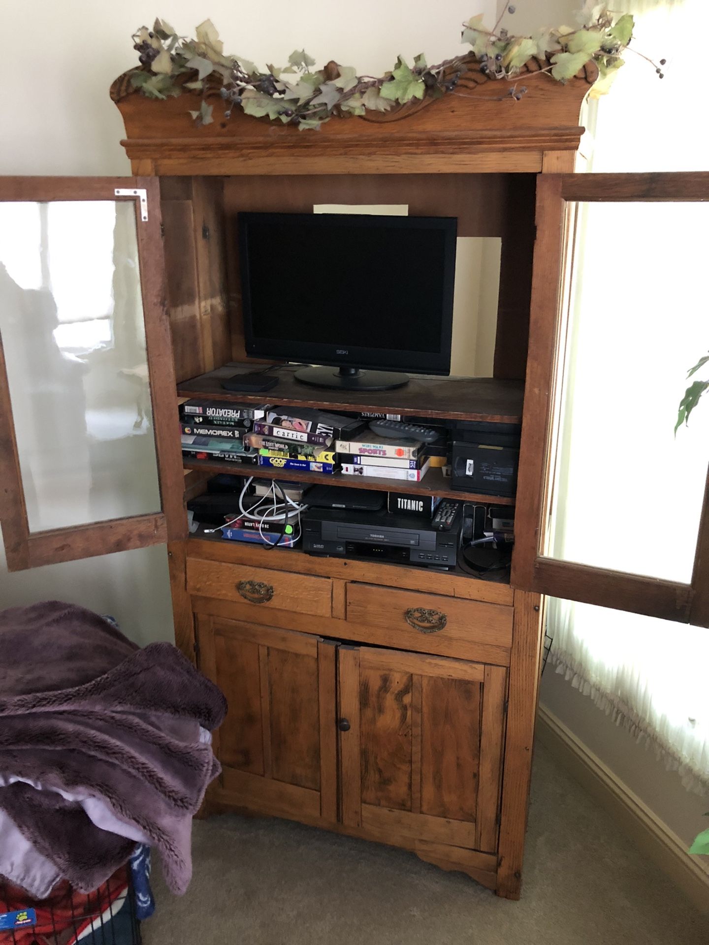 Tv cabinet