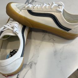 Like New VANS UltraCush White/Black Suede Men’s 7.5 - $25