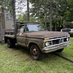 1977 Ford Dump truck