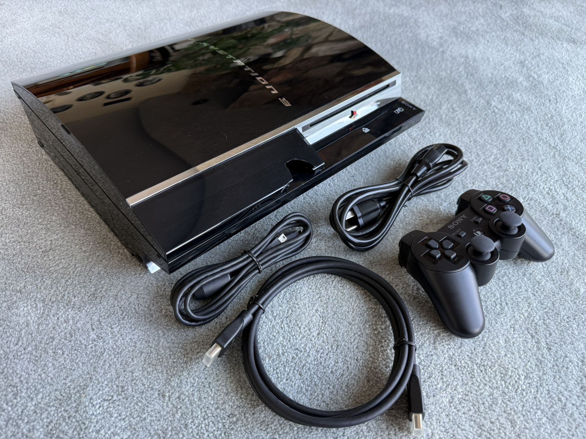 ***NO TRADES!!!*** 80 GB PlayStation 3 model CECHE01 ***plays PS2 disks***