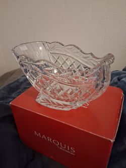 VERY NICE MARQUIS BY WATERFORD SLEIGH BOWL