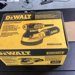DeWalt DWE6423K 5" Random Orbit Sander Kit