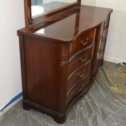  "DIXIE" 8-Drawer Dresser 