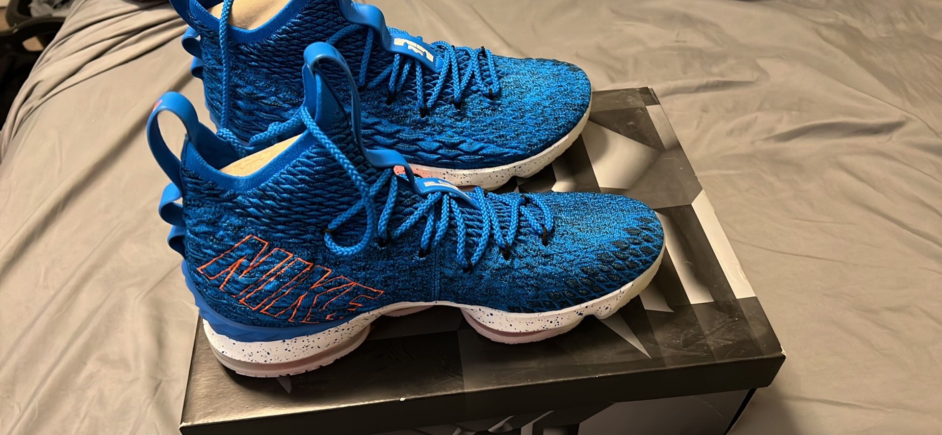 Lebron 15 “Hardwood Classics” Photo Blue