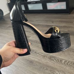 Size 8 Heels Black