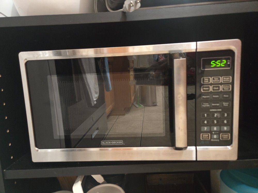 Black + Decker Microwave