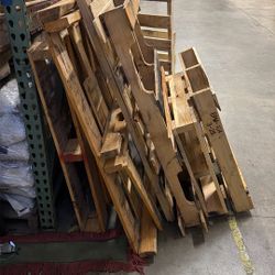 Pallets Random Sizes Free
