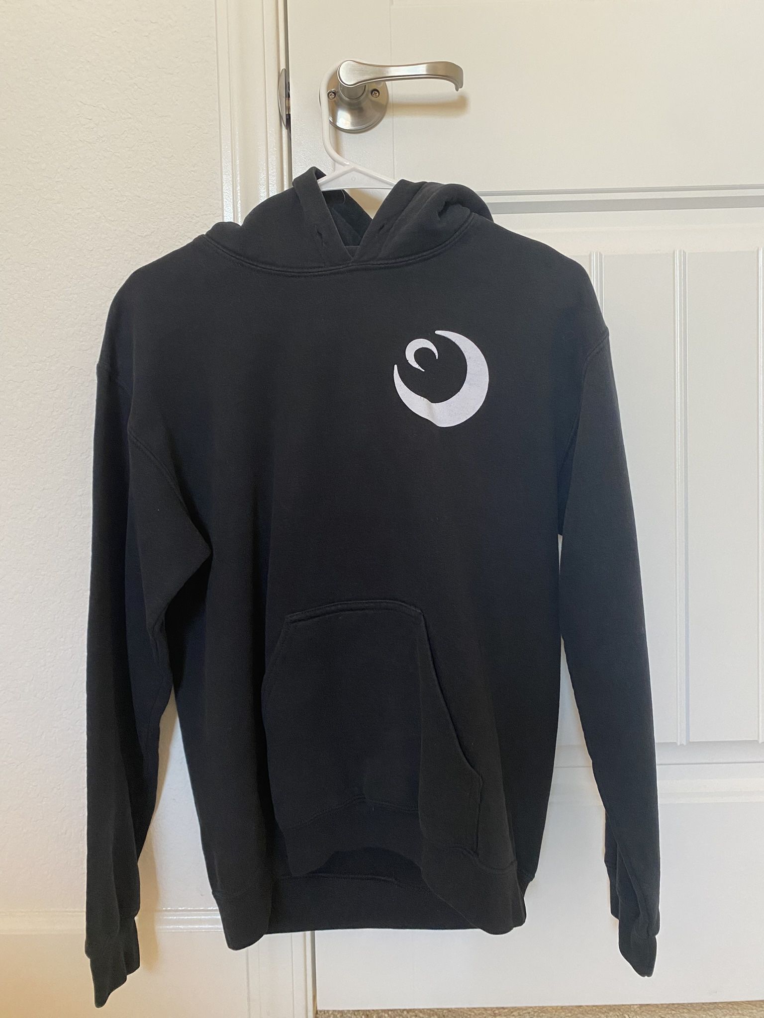 BLACK HOODIE W/ DESIGN