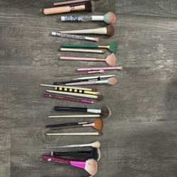 Make Up Brushes 