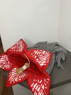 Stranger Things Demogorgon Cat Toy