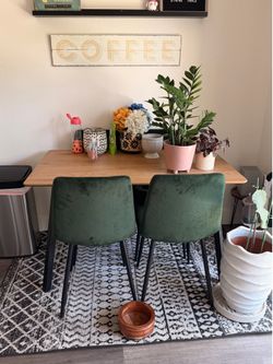 5 piece Dining set *need out of home asap*