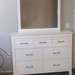 Dresser & Mirror 