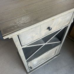 Cabinet With Wine Rack