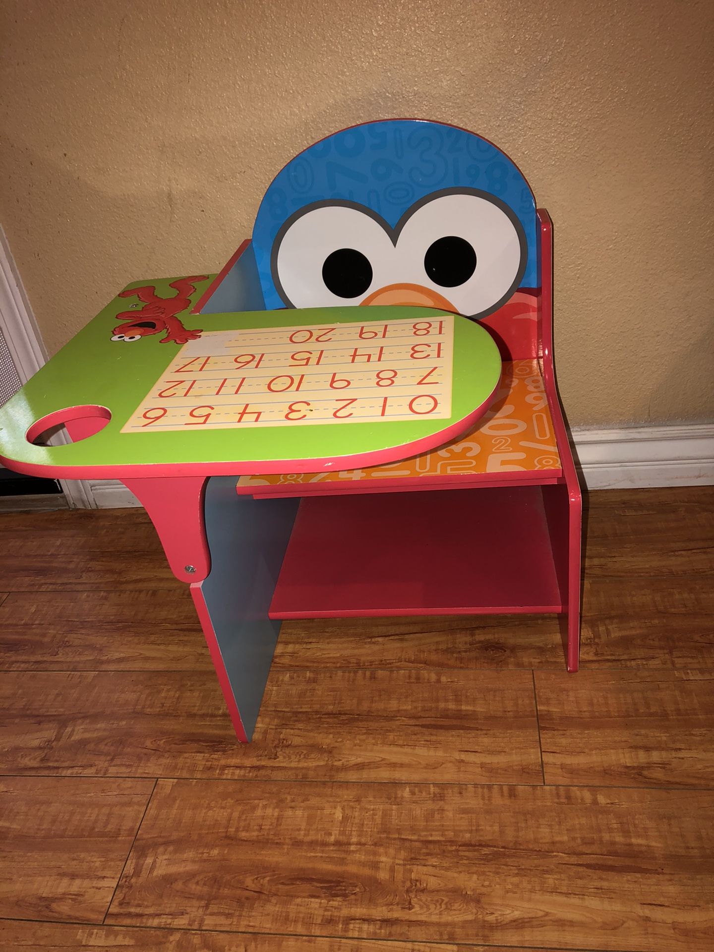 Elmo desk with storage