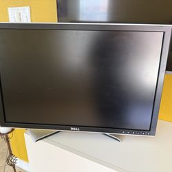 Monitor - 24” Dell Excellent Condition. 