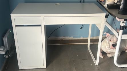 IKEA MICKE desk