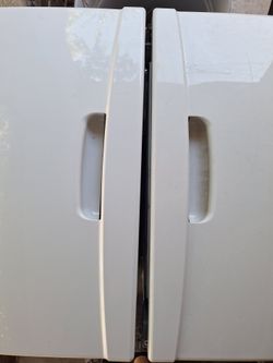 Washer and dryer pedestal (not including the dryer or washer)