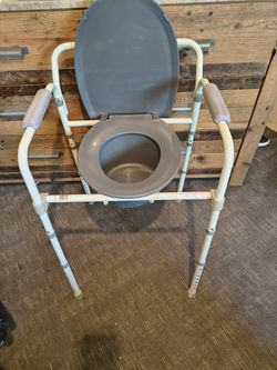 Bedside Commode Toilet