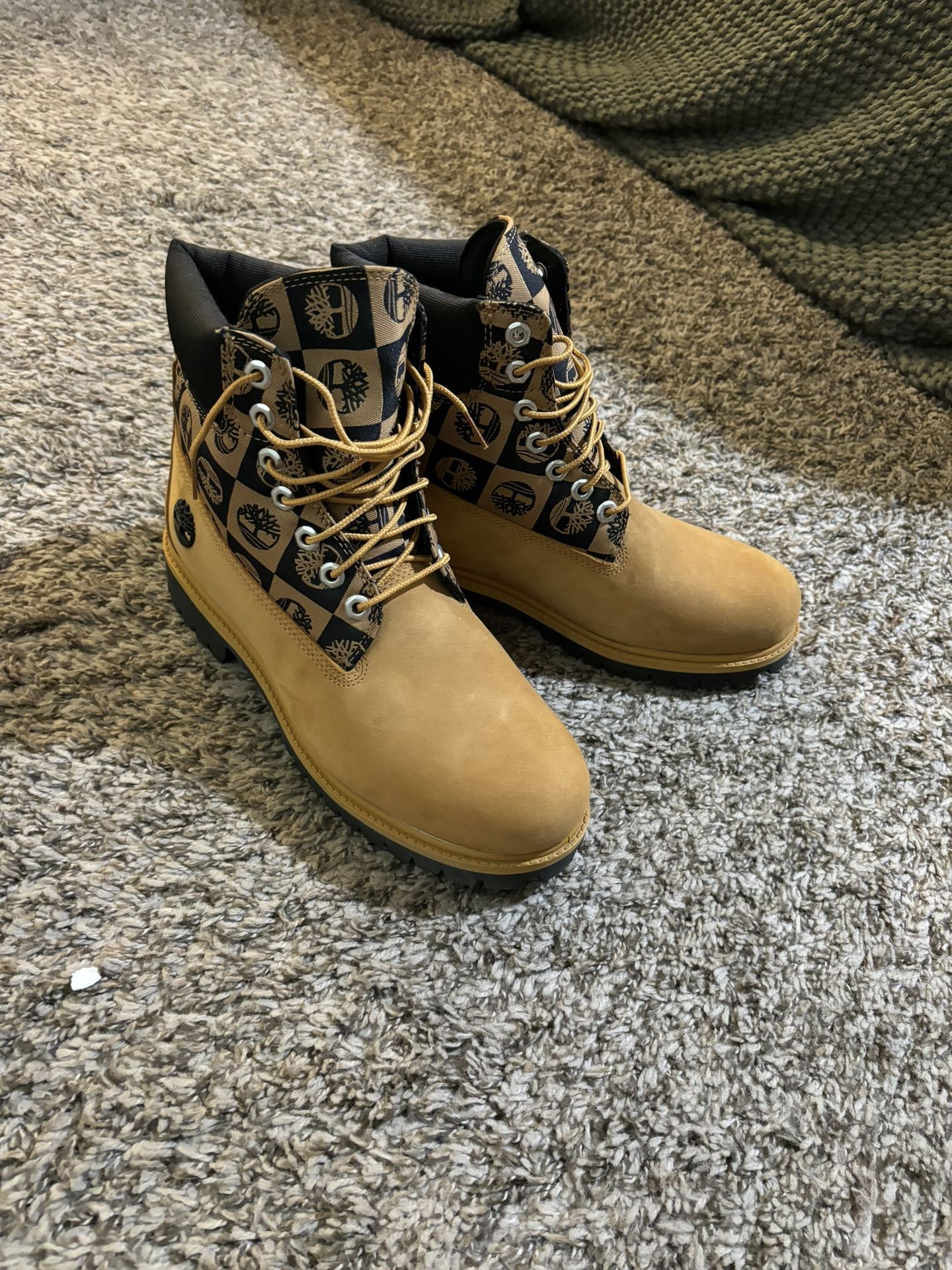 Men’s 9.5 Patchwork Timberlands