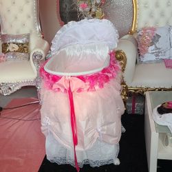 Girl bassinet 