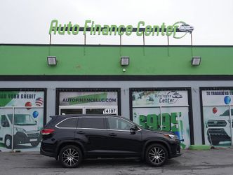 2017 TOYOTA HIGHLANDER SE