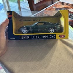 Motormax - 73200 1:24 Mazda RX-7 FD