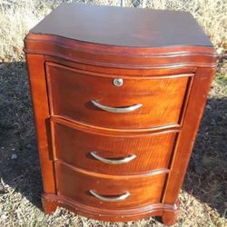 Solid Wood 3 Drawers Cabinet  / Night Stand ( 17 Wx 21 Lx 30 Height  ) $50.