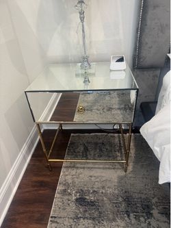 2 mirrored end tables
