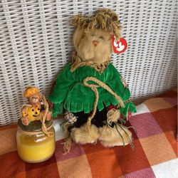 Ty Scarecrow With A Fall Candle