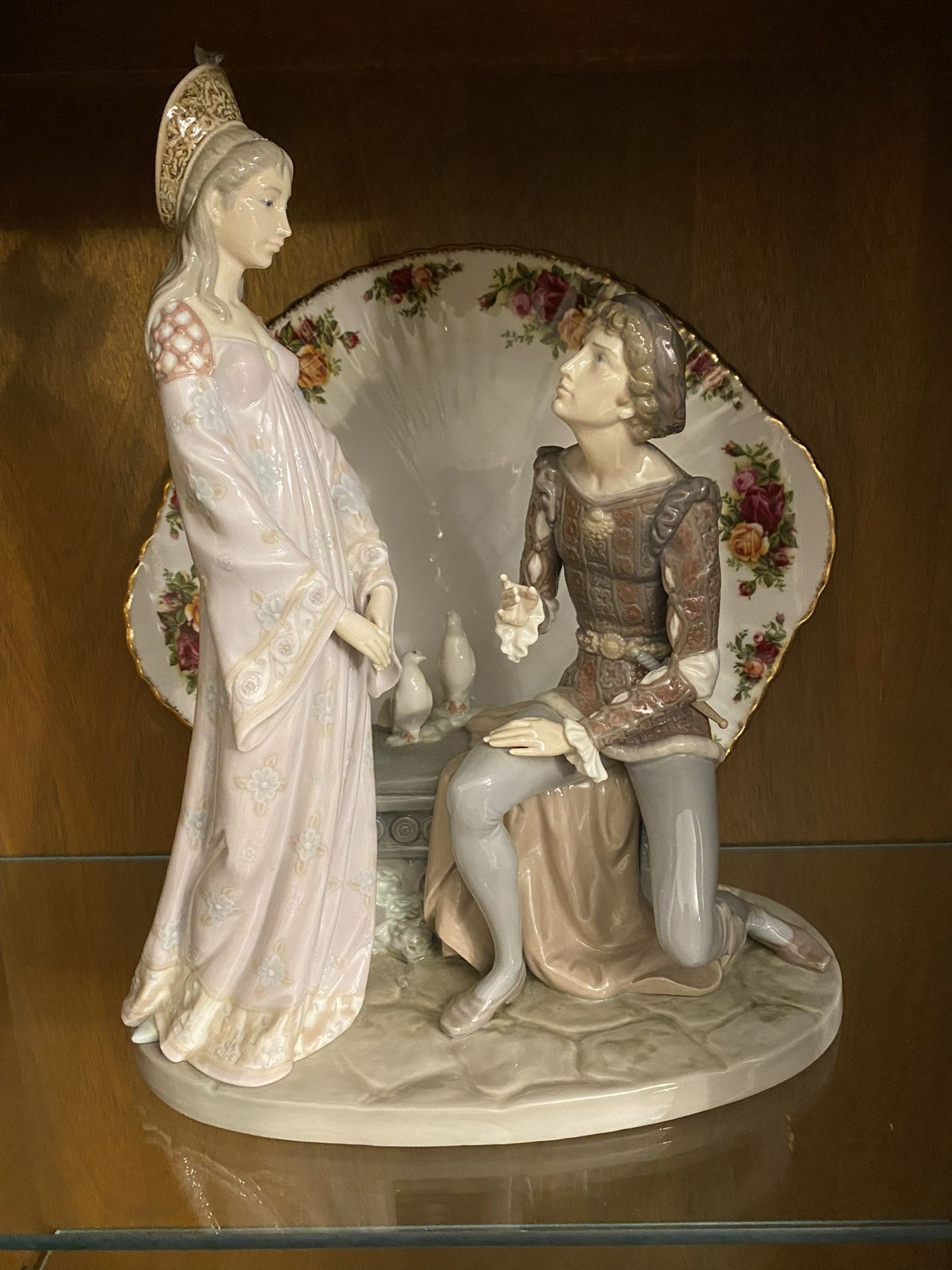 Vintage Lladro Lovers Figurine