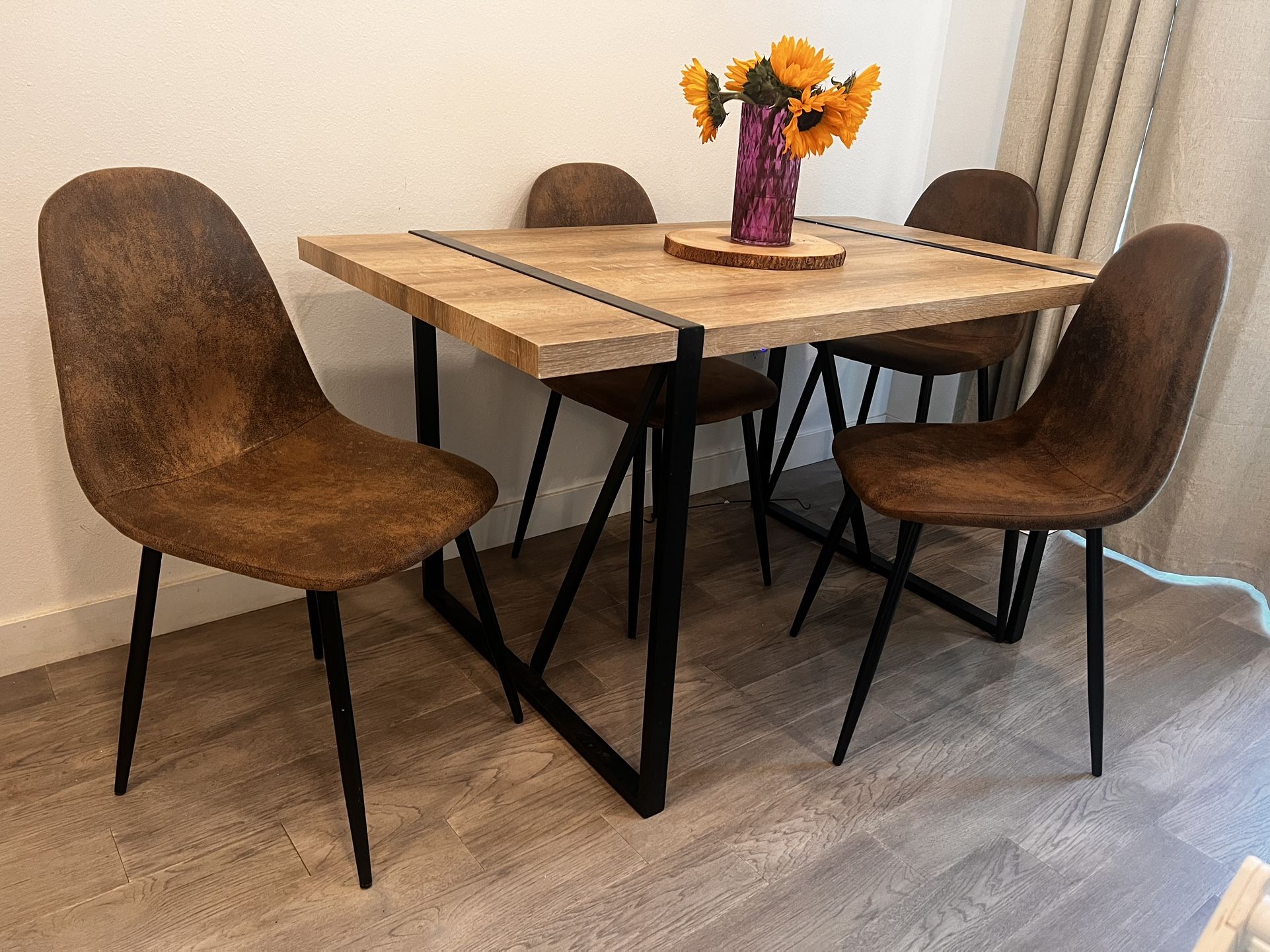 Eckard 5 Piece Dining Set And