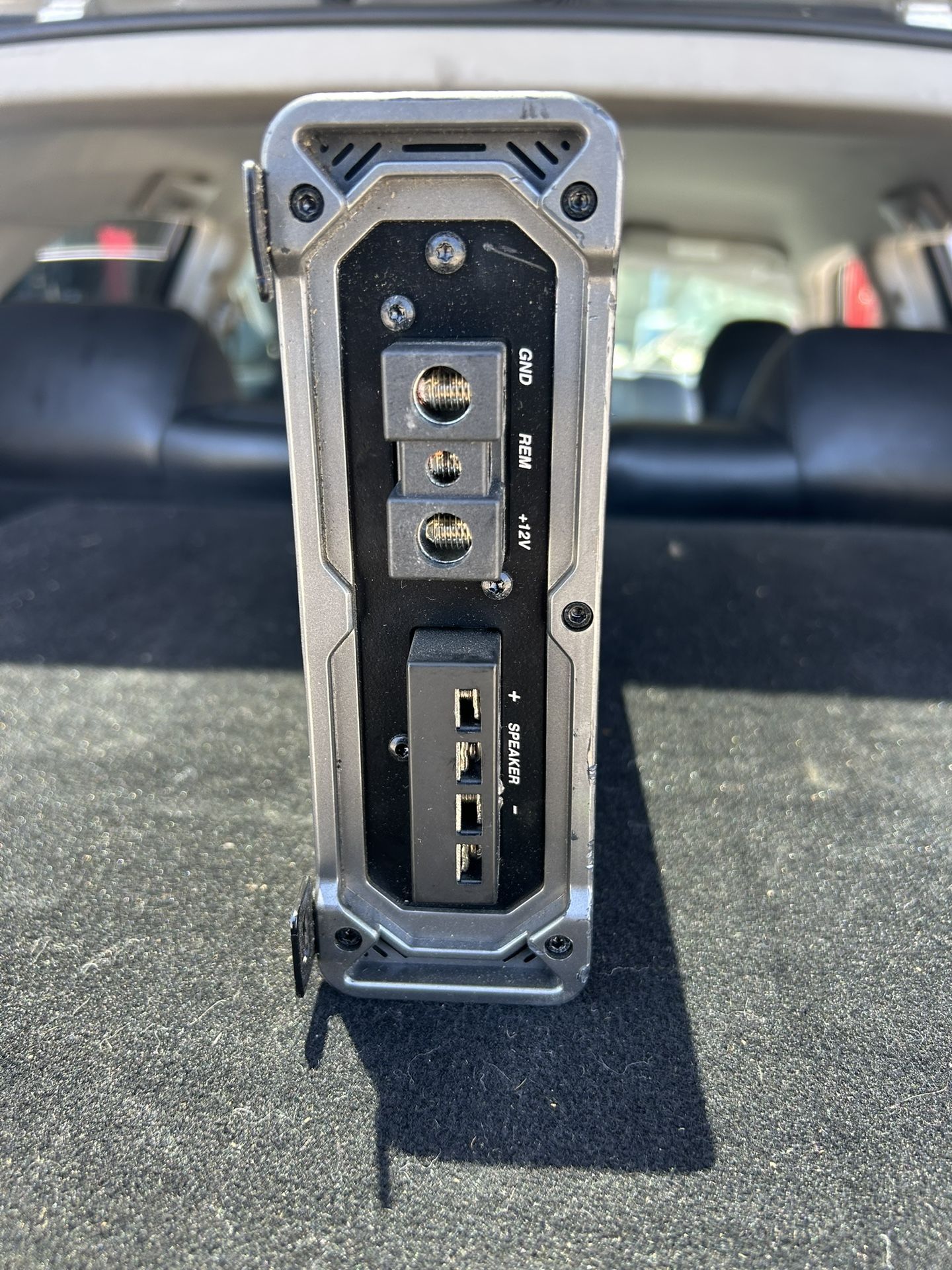 Kicker Amp