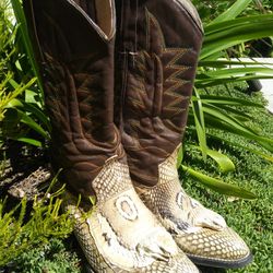 Cobra Head Boots
