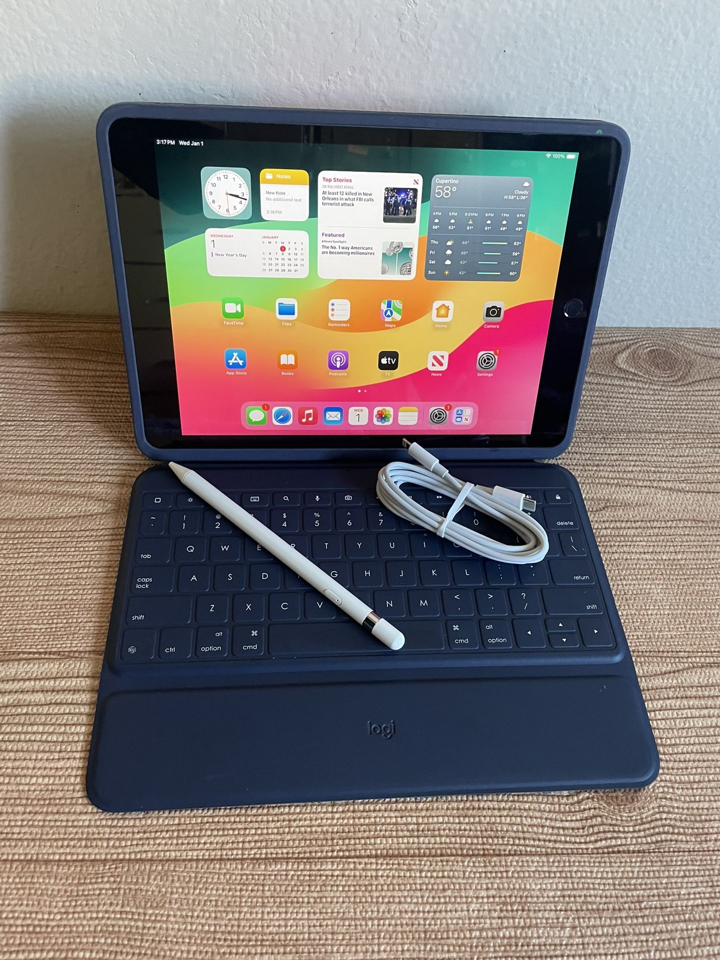 Apple iPad 7th Generation 128GB With Logitech Keyboard and Pencil