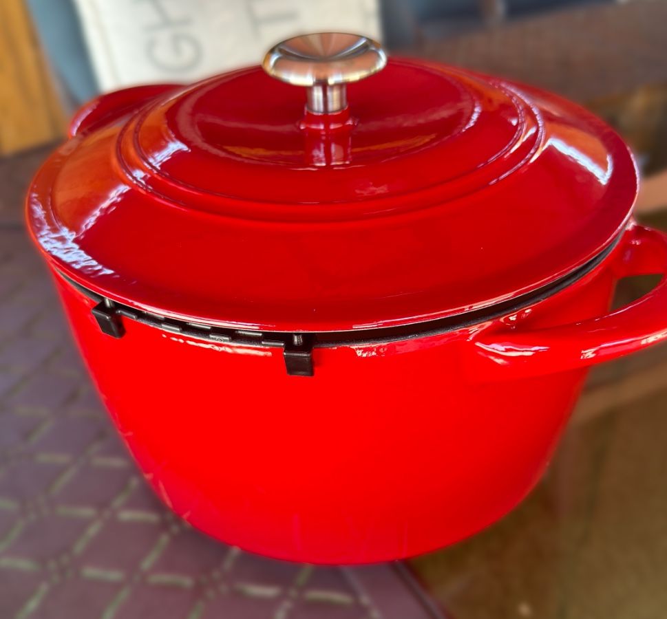 Dutch Oven - Brand New 7 Qt Tramontina Dutch Oven - Red