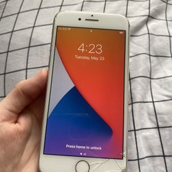 iPhone 8 UNLOCKED !!