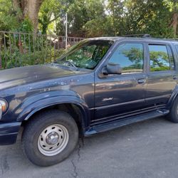 1999 Ford Explorer