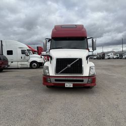 2007 Volvo VNL 