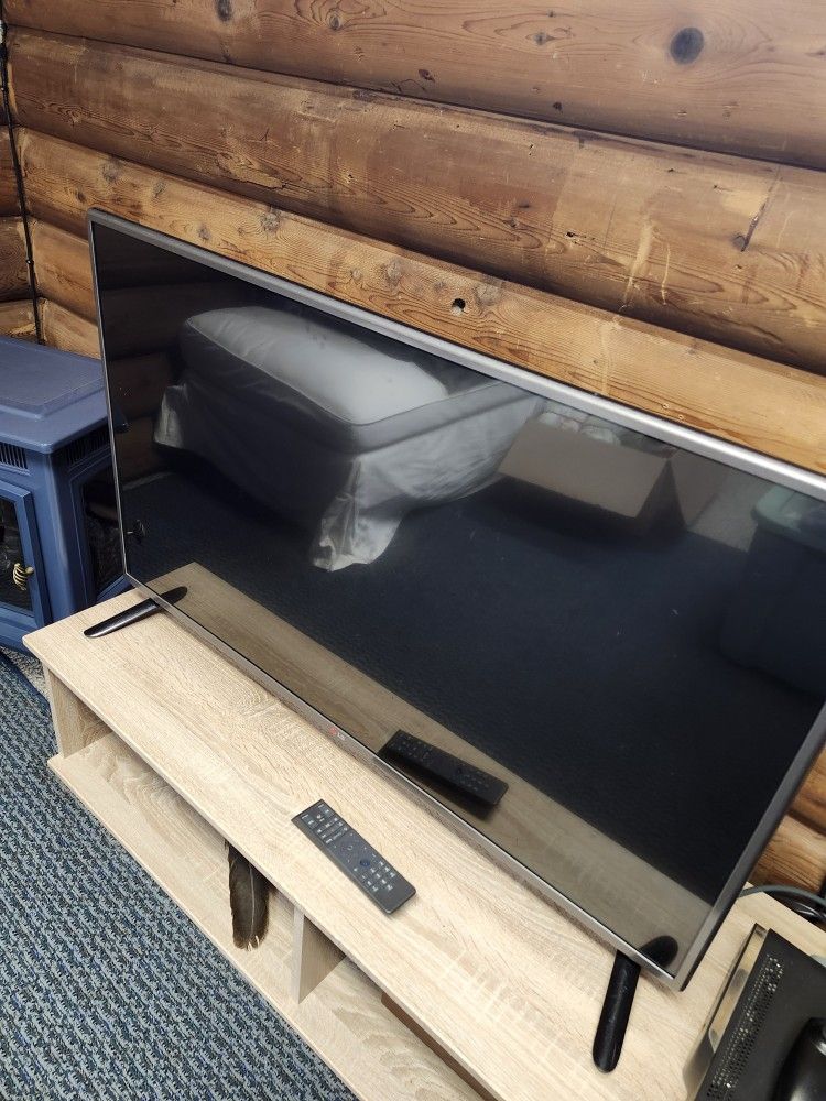 Big LG TV model 42LY330C-ZA