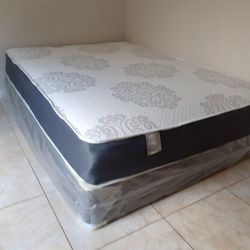 NEW QUEEN-SIZE MATTRESS AND BOX SPRING 🆕️