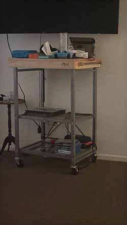 Mobile cutting board