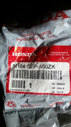 Acura TL 06-08 front tow cover Oem silver