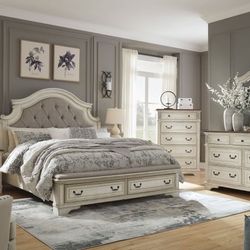 Realyn Storage Bedroom Set 
