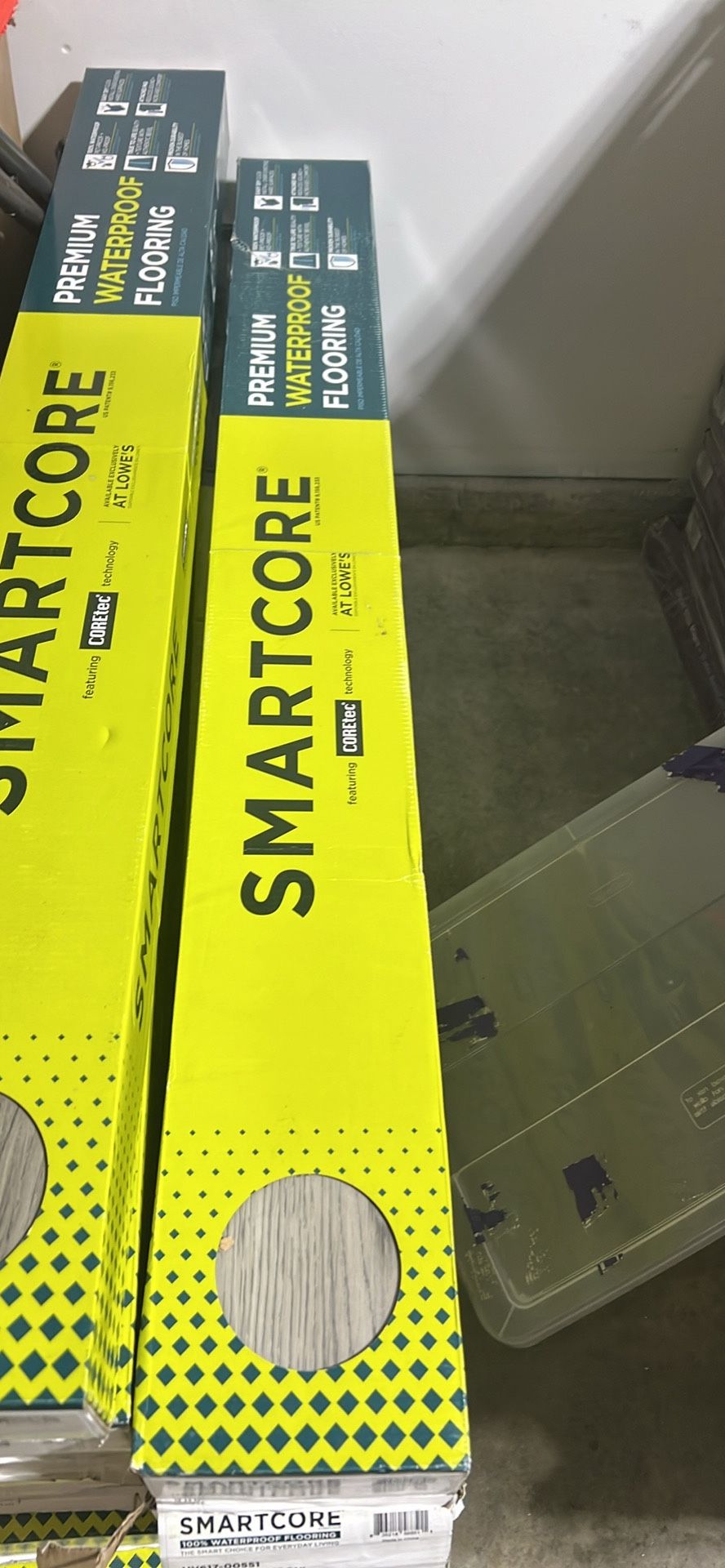 Smartcore Flooring - Waterproof Vinyl Total 275 Sq Ft