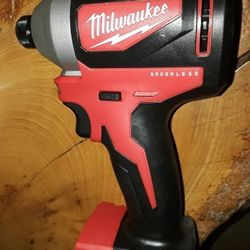 Milwaukee TOOLS