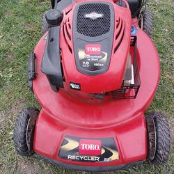 Self propelled mower